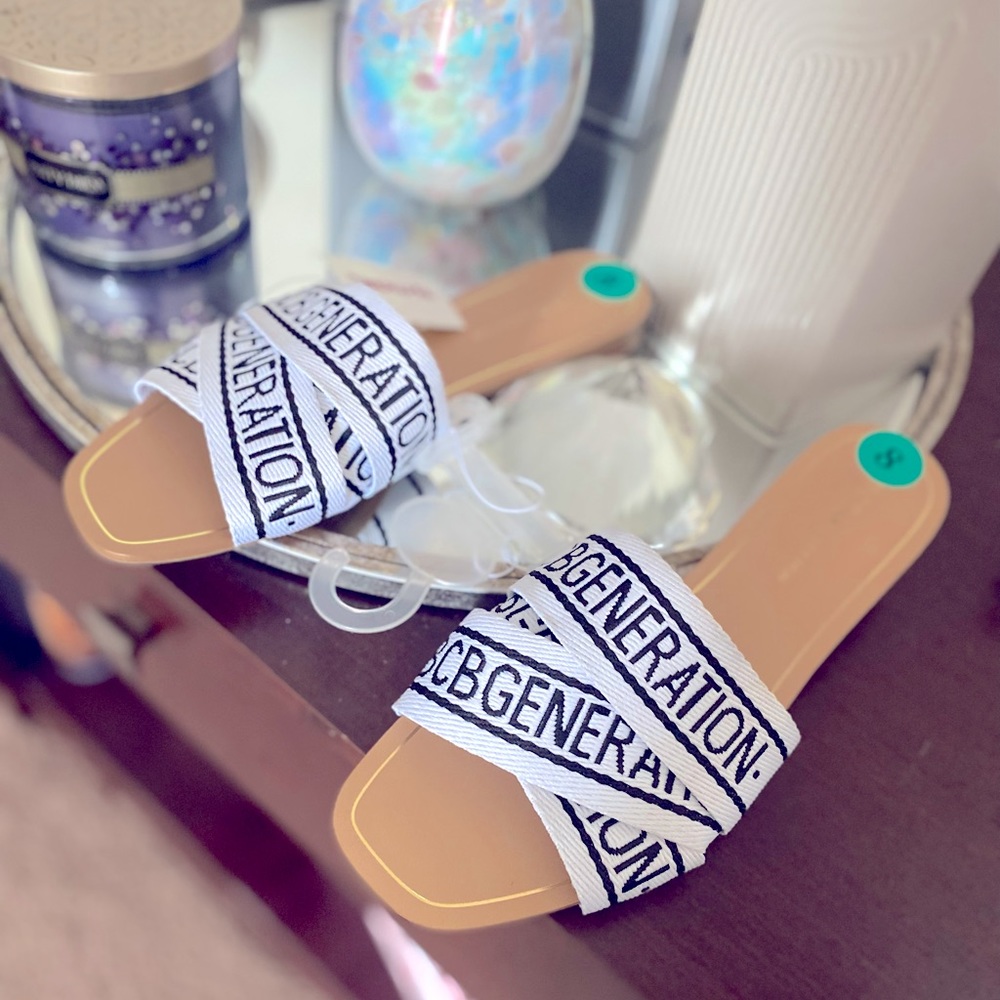 ‼️SOLD‼️ BCBGeneration Slippers - Picture 3 of 4